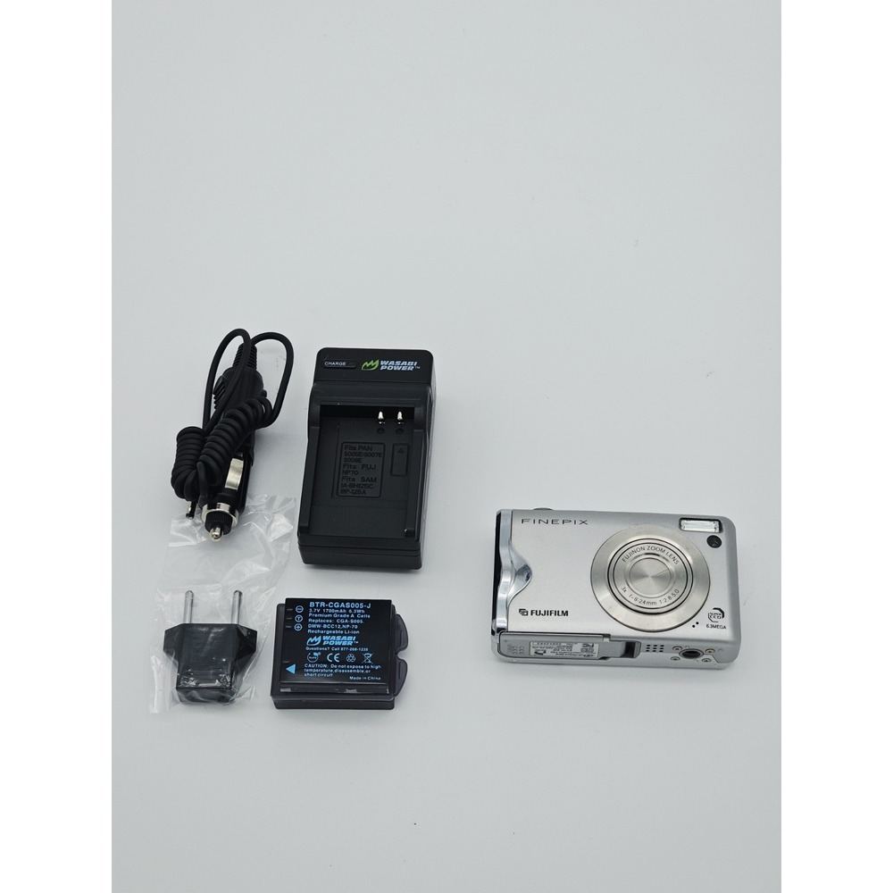 Fuji FinePix F20 Digital Camera Bundle Charger & 2 Battery WORKS Tested